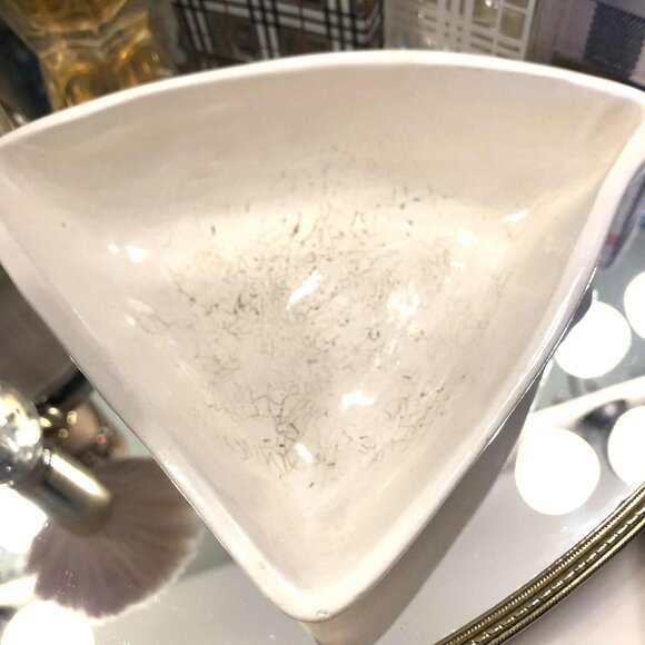 Vintage Capodimonte Style White Porcelain Vanity Powder Box w Rose Figurine Lid - Picture 10 of 10